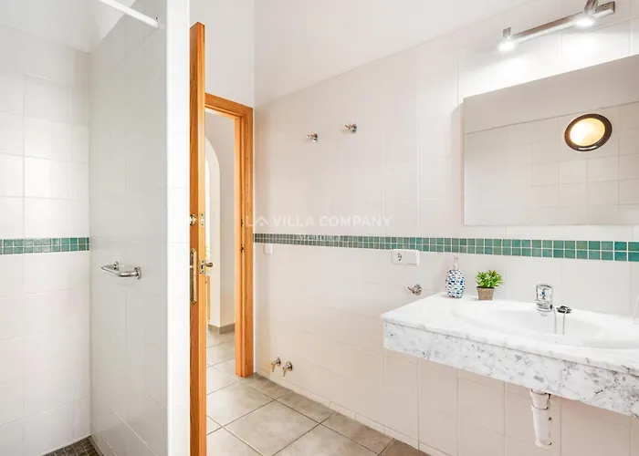 Isabel In Cala En Porter