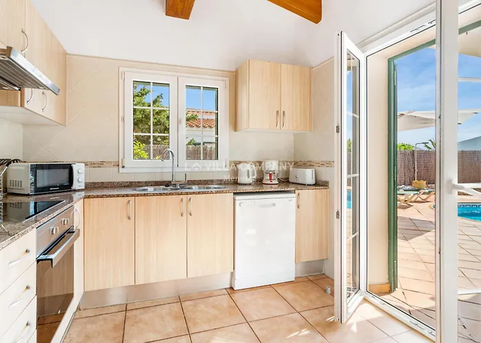 Isabel In Cala En Porter Cala En Porter (Menorca)